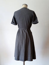 Load image into Gallery viewer, 1940s - LA LOUVE OR, France - Cute Checked Cotton Dress - W31.5 (80cm)