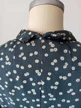 Charger l'image dans la galerie, 1940s 1950s - Gorgeous Teal Blue Gab Rayon Jacket - W26 (66cm)