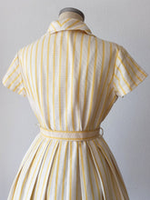 Load image into Gallery viewer, 1950s 1960s - GERMANY - Adorable Striped Linen Dress - W31 (80cm)
