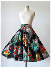 Load image into Gallery viewer, 1950s - Stunning Parisian Newspaper Floral Linen Skirt - W26 (66cm)