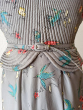 Load image into Gallery viewer, 1930s - MODELL, Germany - Outstanding Trapunto Birds Silk Dress - W26 (66cm)