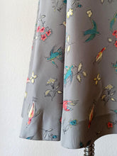 Load image into Gallery viewer, 1930s - MODELL, Germany - Outstanding Trapunto Birds Silk Dress - W26 (66cm)