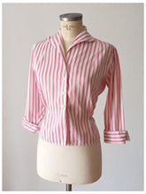 Laden Sie das Bild in den Galerie-Viewer, 1950s - Exquisite Pink Candy Stripes Cotton Blouse - Sz 44