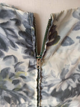Laden Sie das Bild in den Galerie-Viewer, 1950s 1960s - Gorgeous Floral Dress - W29 (74cm)