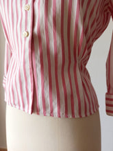 Laden Sie das Bild in den Galerie-Viewer, 1950s - Exquisite Pink Candy Stripes Cotton Blouse - Sz 44