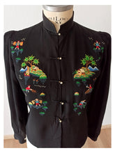 Cargar imagen en el visor de la galería, 1940s - Stunning Embroidered Mao Blouse - Sz S/M