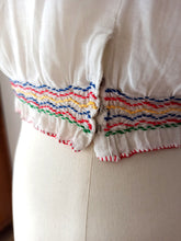 Cargar imagen en el visor de la galería, 1940s - ARTEX, Hungary - Colorful Gauze Blouse - W29 (74cm)
