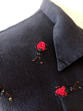 Charger l'image dans la galerie, 1950s - Cute Ladybugs Embroidered Rayon Blouse - W34.5 (88cm)