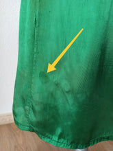 Load image into Gallery viewer, 1940s 1950s - Exquisite 3pc Green Liquid Silk Chinese Pajama