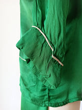 Load image into Gallery viewer, 1940s 1950s - Exquisite 3pc Green Liquid Silk Chinese Pajama