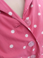 Laden Sie das Bild in den Galerie-Viewer, 1950s - Iconic Pink Dotted Cotton Dress - W28.5 (72cm)