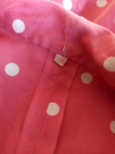 Laden Sie das Bild in den Galerie-Viewer, 1950s - Iconic Pink Dotted Cotton Dress - W28.5 (72cm)