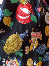 Laden Sie das Bild in den Galerie-Viewer, 1940s 1950s - GERMANY - Stunning Linen Novelty Skirt - W27.5 (70cm)