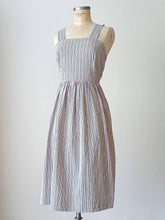 Laden Sie das Bild in den Galerie-Viewer, 1940s - Gorgeous Rainbow Stripes Bolero Dress - W31 (78cm)