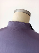 Laden Sie das Bild in den Galerie-Viewer, 1940s - GERMANY - Stunning Beaded Purple Dress - W27 (68cm)