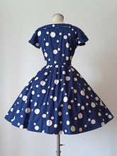 Load image into Gallery viewer, 1950s - Fabulous Dotted Cotton Dress - W28.5 (72cm)