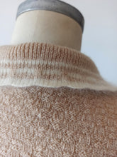 Laden Sie das Bild in den Galerie-Viewer, 1950s - TOBY BERMAN, USA - Adorable Wool Cardigan - Sz S/M