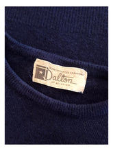 Laden Sie das Bild in den Galerie-Viewer, 1950s - DALTON, USA - Navy Blue Cashmere Jumper - Sz M/L