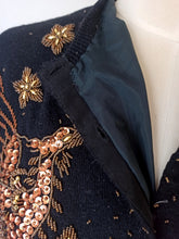 Cargar imagen en el visor de la galería, 1950s 1960s - Stunning Firebirds Beaded Wool Cardigan - Sz M/L