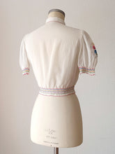 Cargar imagen en el visor de la galería, 1940s - Precious Hungarian Gauze Blouse - W30 (76cm)