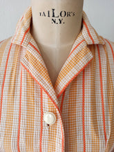 Cargar imagen en el visor de la galería, 1950s 1960s - Adorable Textured Cotton Dress - W26 (66cm)