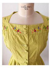 Charger l'image dans la galerie, 1950s 1960s - FRANCE - Adorable Green Embroidery Dress - W28.5 (72cm)