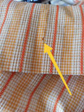 Cargar imagen en el visor de la galería, 1950s 1960s - Adorable Textured Cotton Dress - W26 (66cm)