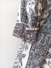 Load image into Gallery viewer, 1950s - PARIS - Elegant Novelty Print Cotton Dress - W26 (66cm)