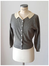 Charger l'image dans la galerie, 1950s - BONWIT - PRINGLE, Scotland - Gorgeous Cashmere Cardigan - Sz 40
