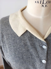 Charger l'image dans la galerie, 1950s - BONWIT - PRINGLE, Scotland - Gorgeous Cashmere Cardigan - Sz 40