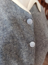 Charger l'image dans la galerie, 1950s - BONWIT - PRINGLE, Scotland - Gorgeous Cashmere Cardigan - Sz 40
