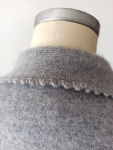 Load image into Gallery viewer, 1950s - DALTON, USA - Exquisite Grey Cashmere Cardigan