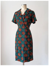 Laden Sie das Bild in den Galerie-Viewer, 1940s 1950s - Gorgeous Autumn Colors Rayon Dress - W28.5 (72cm)