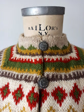 Load image into Gallery viewer, 1950s - GUNN REISS, Norway - Gorgeous Hand-knitted Wool Cardigan - Sz M