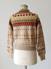 Load image into Gallery viewer, 1950s - GUNN REISS, Norway - Gorgeous Hand-knitted Wool Cardigan - Sz M