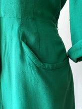 Load image into Gallery viewer, 1940s - RICHARD MARCUS, USA - Delightful Emerald Rayon Dress - W31.5 (80cm)