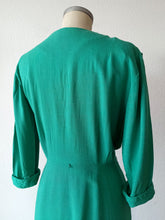 Load image into Gallery viewer, 1940s - RICHARD MARCUS, USA - Delightful Emerald Rayon Dress - W31.5 (80cm)