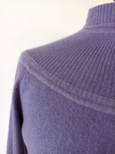 Load image into Gallery viewer, 1950s - DALTON, USA - Glorious Muted Lavender Cashmere Sweater - Sz M