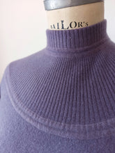 Load image into Gallery viewer, 1950s - DALTON, USA - Glorious Muted Lavender Cashmere Sweater - Sz M
