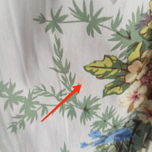 Charger l'image dans la galerie, 1950s - Exquisite French Floral Novelty Dress - W27 (68cm)