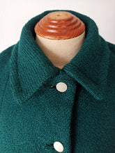 Charger l'image dans la galerie, 1950s 1960s - AIMÉE COUTURE, France - Gorgeous Green Wool Cape