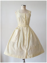Cargar imagen en el visor de la galería, 1950s - Adorable Yellow Stripes Cotton Dress - W27.5 (70cm)
