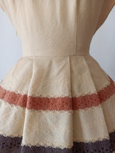 Cargar imagen en el visor de la galería, 1950s 1960s - GERMANY - Gorgeous Soft Wool Dress - W28.5 (72cm)