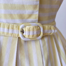 Cargar imagen en el visor de la galería, 1950s - Adorable Yellow Stripes Cotton Dress - W27.5 (70cm)
