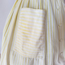 Cargar imagen en el visor de la galería, 1950s - Adorable Yellow Stripes Cotton Dress - W27.5 (70cm)