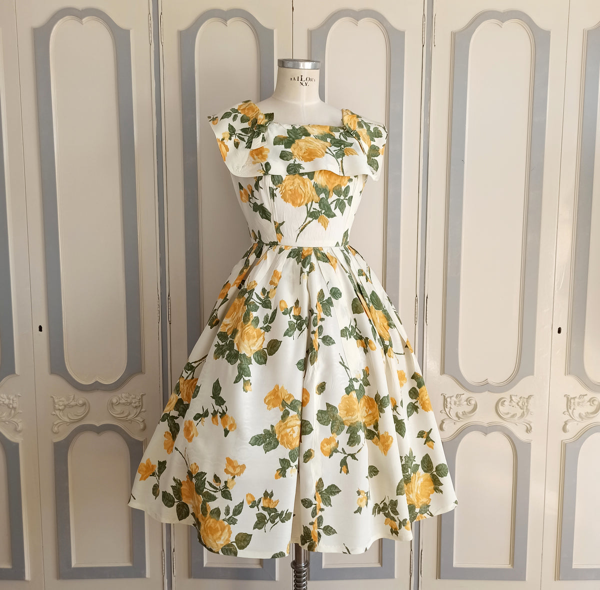 1950s - Gorgeous Yellow Rose Print Dress - W26 (66cm) – Der