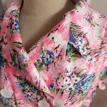 Charger l'image dans la galerie, 1940s 1950s - Adorable Pink Floral Print Rayon Dress - W31 (78cm)