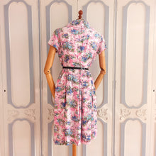 Charger l'image dans la galerie, 1940s 1950s - Adorable Pink Floral Print Rayon Dress - W31 (78cm)