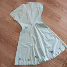 Load image into Gallery viewer, 1940s - Adorable Mint Green Embroidery Linen Dress - W27.5 (70cm)