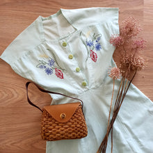Load image into Gallery viewer, 1940s - Adorable Mint Green Embroidery Linen Dress - W27.5 (70cm)